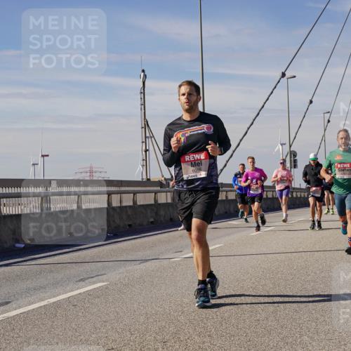 03.10.2025 - Köhlbrandbrückenlauf Michael Burmester http://msf.ph/oto/9076769 03.10.2025 12:41:54 Position 2 6018 meine-sportfotos.de