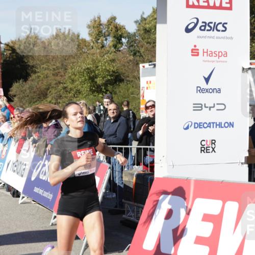 03.10.2025 - Köhlbrandbrückenlauf Jannik Wohlers http://msf.ph/oto/9076781 03.10.2025 12:46:55 Ziel 6483, 6516, 6740 meine-sportfotos.de