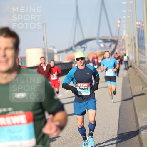 03.10.2025 - Köhlbrandbrückenlauf Jannik Wohlers http://msf.ph/oto/9076782 03.10.2025 09:43:26 Position 3 1050 meine-sportfotos.de