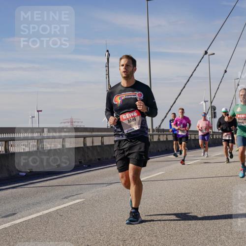 03.10.2025 - Köhlbrandbrückenlauf Michael Burmester http://msf.ph/oto/9076786 03.10.2025 12:41:54 Position 2 6018 meine-sportfotos.de