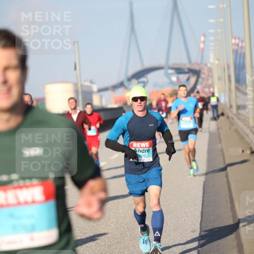 03.10.2025 - Köhlbrandbrückenlauf Jannik Wohlers http://msf.ph/oto/9076787 03.10.2025 09:43:26 Position 3 1050 meine-sportfotos.de