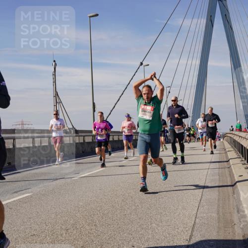 03.10.2025 - Köhlbrandbrückenlauf Michael Burmester http://msf.ph/oto/9076795 03.10.2025 12:41:55 Position 2 6018, 5707 meine-sportfotos.de