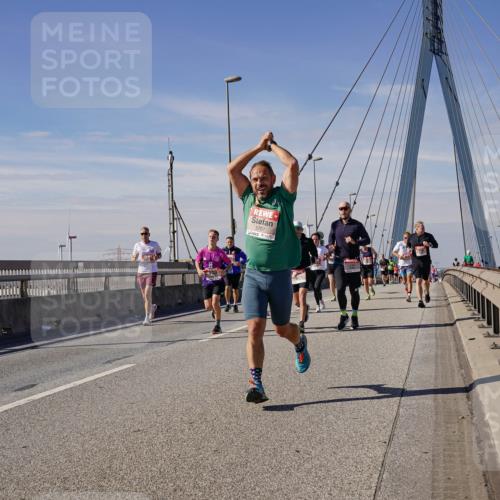 03.10.2025 - Köhlbrandbrückenlauf Michael Burmester http://msf.ph/oto/9076818 03.10.2025 12:41:55 Position 2 5707 meine-sportfotos.de
