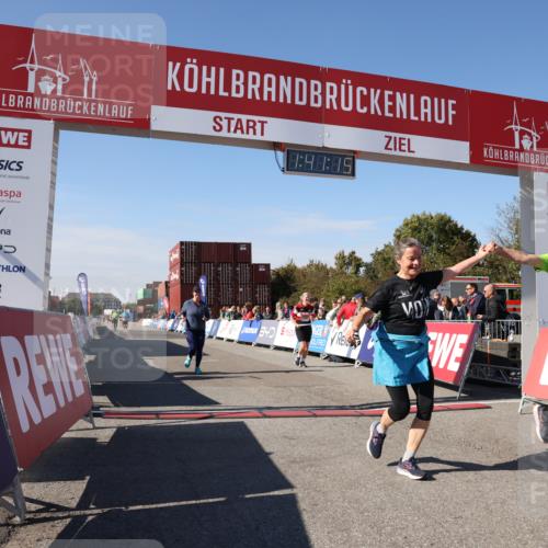 03.10.2025 - Köhlbrandbrückenlauf Lena Gebhardt http://msf.ph/oto/9076822 03.10.2025 13:41:15 Ziel 5116, 5121, 5197, 5421, 6437 meine-sportfotos.de