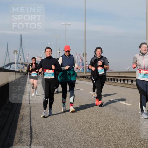 03.10.2025 - Köhlbrandbrückenlauf Fabian Wolf http://msf.ph/oto/9076826 03.10.2025 10:15:34 Position 3 1819, 2572, 3442, 3437 meine-sportfotos.de