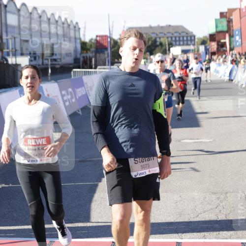 03.10.2025 - Köhlbrandbrückenlauf Jannik Wohlers http://msf.ph/oto/9076827 03.10.2025 13:17:09 Ziel 4242, 4331, 4361, 4861, 4978, 4982, 5033, 5073, 5087, 5090, 5100, 5429, 5479, 5544, 5667, 6431, 6623, 6626 meine-sportfotos.de