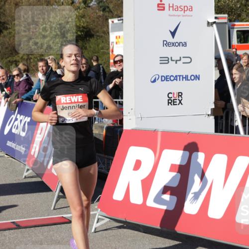 03.10.2025 - Köhlbrandbrückenlauf Jannik Wohlers http://msf.ph/oto/9076831 03.10.2025 12:46:55 Ziel 6483, 6516, 6740 meine-sportfotos.de