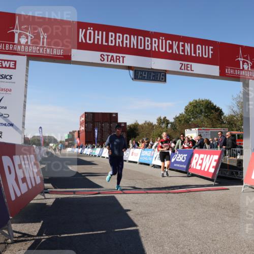 03.10.2025 - Köhlbrandbrückenlauf Lena Gebhardt http://msf.ph/oto/9076832 03.10.2025 13:41:16 Ziel 5116, 5121, 5197, 5421, 6437 meine-sportfotos.de