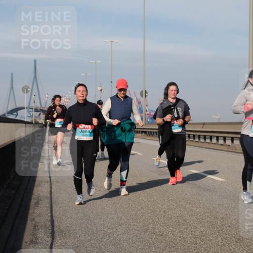 03.10.2025 - Köhlbrandbrückenlauf Fabian Wolf http://msf.ph/oto/9076835 03.10.2025 10:15:34 Position 3 1819, 2572, 3442 meine-sportfotos.de