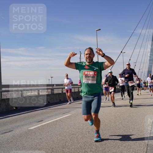 03.10.2025 - Köhlbrandbrückenlauf Michael Burmester http://msf.ph/oto/9076838 03.10.2025 12:41:56 Position 2 5707 meine-sportfotos.de