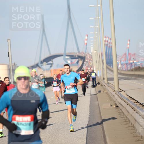 03.10.2025 - Köhlbrandbrückenlauf Jannik Wohlers http://msf.ph/oto/9076844 03.10.2025 09:43:28 Position 3 1023 meine-sportfotos.de