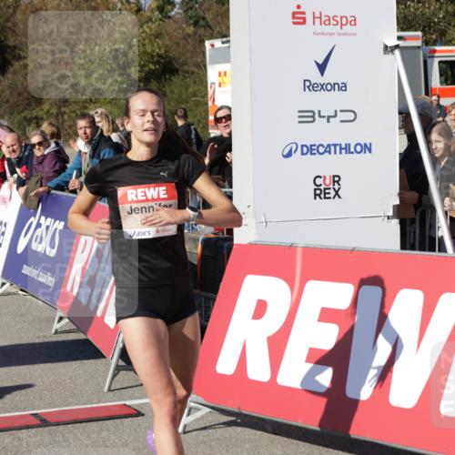 03.10.2025 - Köhlbrandbrückenlauf Jannik Wohlers http://msf.ph/oto/9076845 03.10.2025 12:46:55 Ziel 6483, 6516, 6740 meine-sportfotos.de