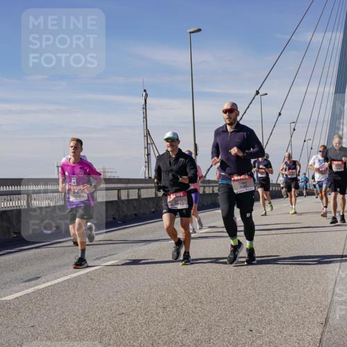 03.10.2025 - Köhlbrandbrückenlauf Michael Burmester http://msf.ph/oto/9076856 03.10.2025 12:41:57 Position 2 6783 meine-sportfotos.de