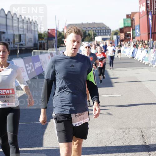 03.10.2025 - Köhlbrandbrückenlauf Jannik Wohlers http://msf.ph/oto/9076859 03.10.2025 13:17:09 Ziel 4242, 4331, 4361, 4861, 4978, 4982, 5033, 5073, 5087, 5090, 5100, 5429, 5479, 5544, 5667, 6431, 6623, 6626 meine-sportfotos.de