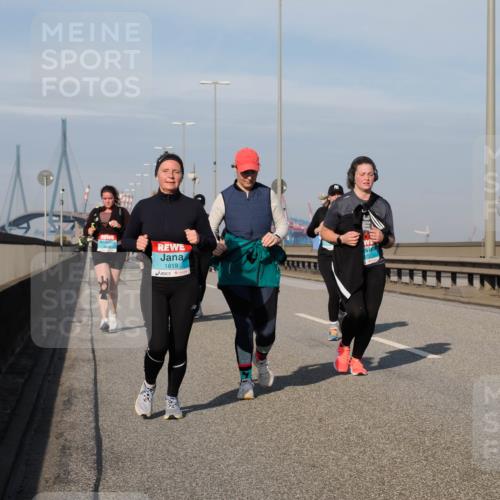 03.10.2025 - Köhlbrandbrückenlauf Fabian Wolf http://msf.ph/oto/9076862 03.10.2025 10:15:34 Position 3 1819, 572, 3442 meine-sportfotos.de
