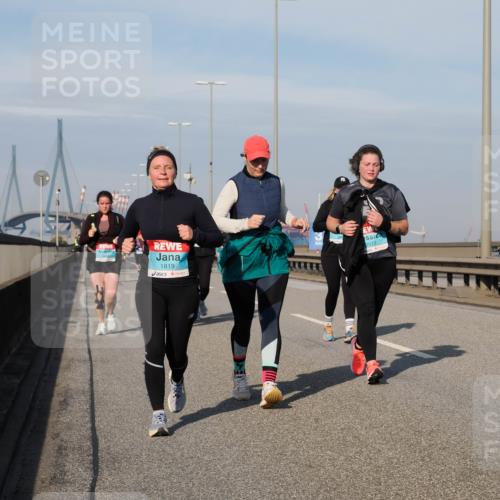 03.10.2025 - Köhlbrandbrückenlauf Fabian Wolf http://msf.ph/oto/9076875 03.10.2025 10:15:35 Position 3 1819, 2572, 3442 meine-sportfotos.de