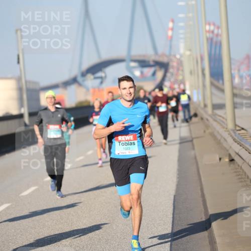 03.10.2025 - Köhlbrandbrückenlauf Jannik Wohlers http://msf.ph/oto/9076897 03.10.2025 09:43:30 Position 3 1023 meine-sportfotos.de