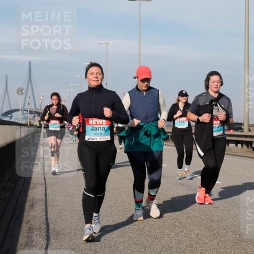 03.10.2025 - Köhlbrandbrückenlauf Fabian Wolf http://msf.ph/oto/9076906 03.10.2025 10:15:35 Position 3 1819, 572 meine-sportfotos.de