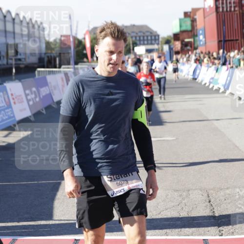 03.10.2025 - Köhlbrandbrückenlauf Jannik Wohlers http://msf.ph/oto/9076910 03.10.2025 13:17:09 Ziel 4242, 4331, 4361, 4861, 4978, 4982, 5033, 5073, 5087, 5090, 5100, 5429, 5479, 5544, 5667, 6431, 6623, 6626 meine-sportfotos.de