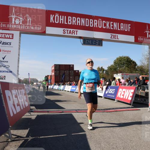 03.10.2025 - Köhlbrandbrückenlauf Lena Gebhardt http://msf.ph/oto/9076953 03.10.2025 13:41:32 Ziel 5228, 5230, 6462 meine-sportfotos.de
