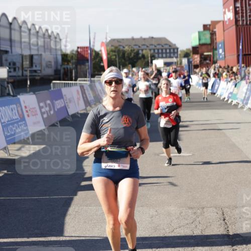 03.10.2025 - Köhlbrandbrückenlauf Jannik Wohlers http://msf.ph/oto/9076962 03.10.2025 13:17:11 Ziel 4242, 4331, 4361, 4404, 4861, 4978, 4982, 5033, 5073, 5087, 5090, 5429, 5479, 5544, 5667, 5943, 6431, 6626 meine-sportfotos.de