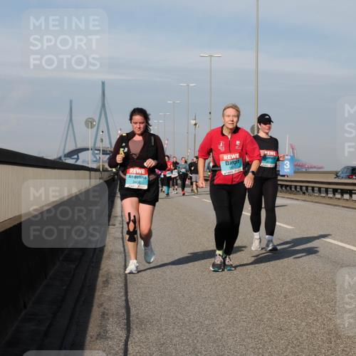 03.10.2025 - Köhlbrandbrückenlauf Fabian Wolf http://msf.ph/oto/9077006 03.10.2025 10:15:38 Position 3 2860, 1837, 2014 meine-sportfotos.de