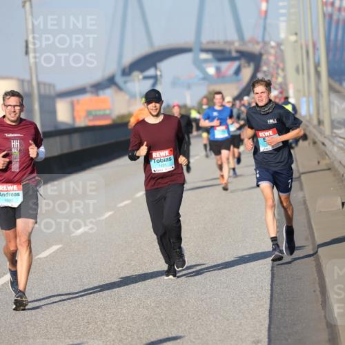 03.10.2025 - Köhlbrandbrückenlauf Jannik Wohlers http://msf.ph/oto/9077012 03.10.2025 09:43:39 Position 3 1090, 1421 meine-sportfotos.de