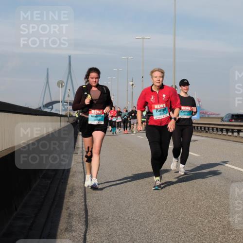 03.10.2025 - Köhlbrandbrückenlauf Fabian Wolf http://msf.ph/oto/9077016 03.10.2025 10:15:38 Position 3 2860, 1837 meine-sportfotos.de