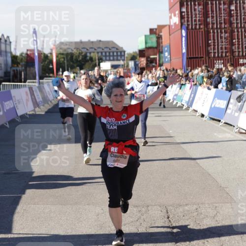 03.10.2025 - Köhlbrandbrückenlauf Jannik Wohlers http://msf.ph/oto/9077021 03.10.2025 13:17:13 Ziel 4242, 4361, 4404, 4982, 5033, 5073, 5087, 5090, 5429, 5479, 5544, 5667, 5943, 6431 meine-sportfotos.de
