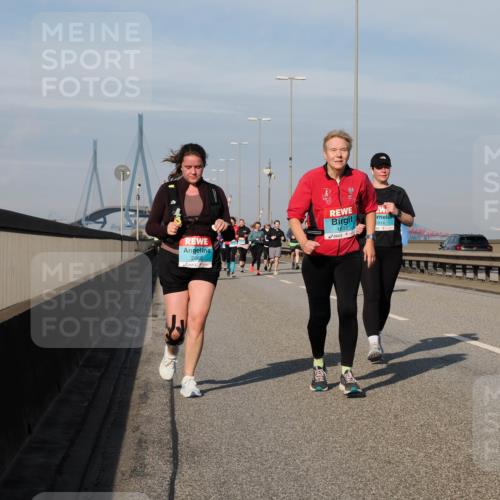 03.10.2025 - Köhlbrandbrückenlauf Fabian Wolf http://msf.ph/oto/9077027 03.10.2025 10:15:38 Position 3 2860, 1837, 2014 meine-sportfotos.de