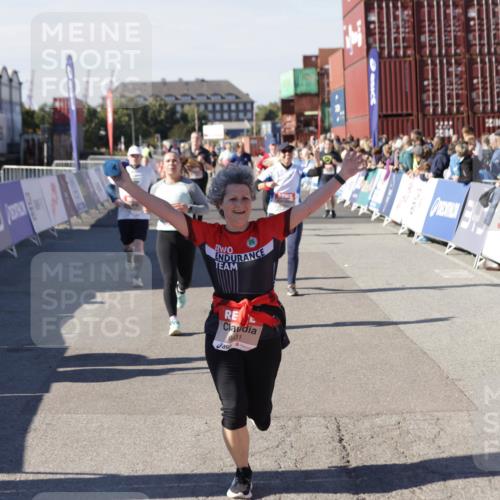 03.10.2025 - Köhlbrandbrückenlauf Jannik Wohlers http://msf.ph/oto/9077034 03.10.2025 13:17:13 Ziel 4242, 4361, 4404, 4982, 5033, 5073, 5087, 5090, 5429, 5479, 5544, 5667, 5943, 6431 meine-sportfotos.de
