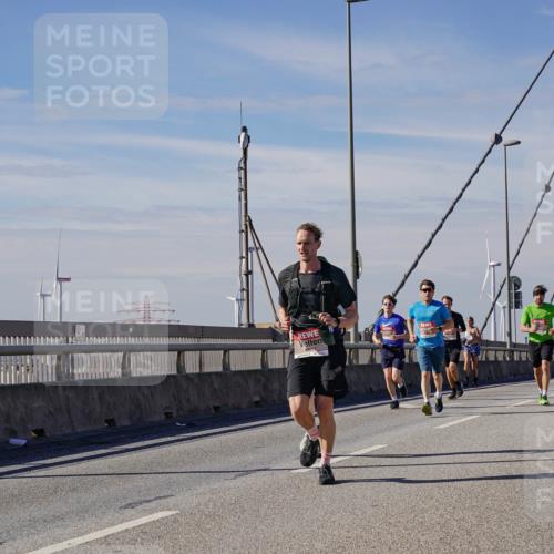 03.10.2025 - Köhlbrandbrückenlauf Michael Burmester http://msf.ph/oto/9077039 03.10.2025 12:42:07 Position 2  meine-sportfotos.de