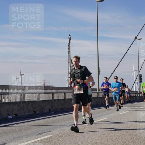 03.10.2025 - Köhlbrandbrückenlauf Michael Burmester http://msf.ph/oto/9077056 03.10.2025 12:42:07 Position 2  meine-sportfotos.de