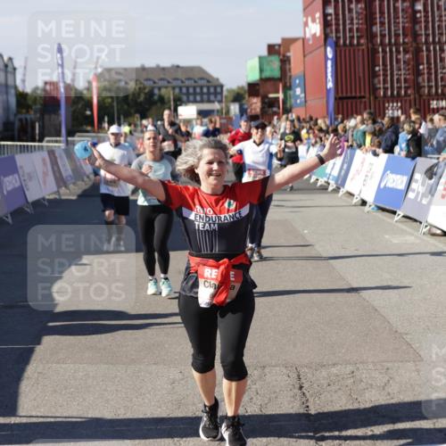 03.10.2025 - Köhlbrandbrückenlauf Jannik Wohlers http://msf.ph/oto/9077057 03.10.2025 13:17:13 Ziel 4242, 4361, 4404, 4982, 5033, 5073, 5087, 5090, 5429, 5479, 5544, 5667, 5943, 6431 meine-sportfotos.de