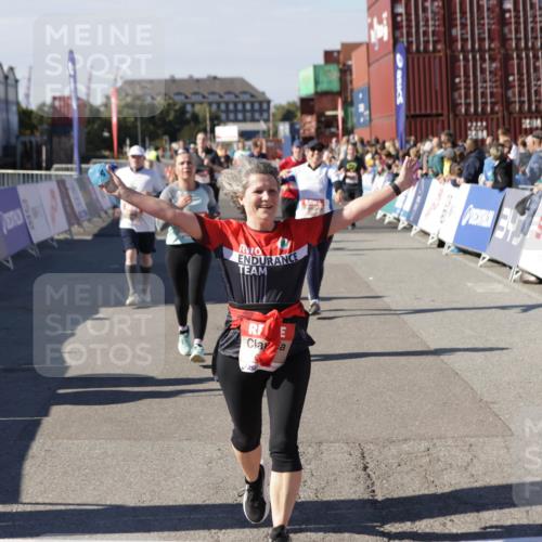 03.10.2025 - Köhlbrandbrückenlauf Jannik Wohlers http://msf.ph/oto/9077064 03.10.2025 13:17:13 Ziel 4242, 4361, 4404, 4982, 5033, 5073, 5087, 5090, 5429, 5479, 5544, 5667, 5943, 6431 meine-sportfotos.de