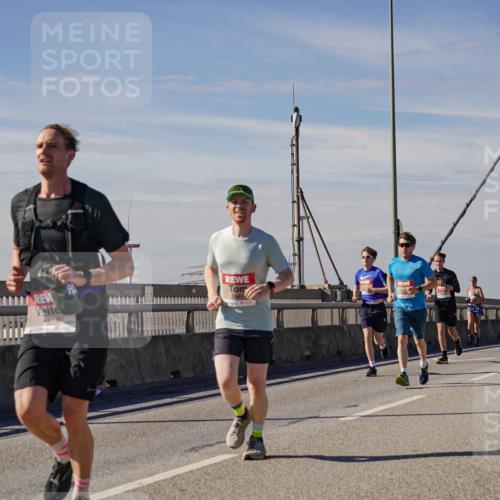 03.10.2025 - Köhlbrandbrückenlauf Michael Burmester http://msf.ph/oto/9077074 03.10.2025 12:42:08 Position 2  meine-sportfotos.de