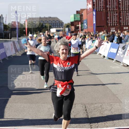 03.10.2025 - Köhlbrandbrückenlauf Jannik Wohlers http://msf.ph/oto/9077082 03.10.2025 13:17:13 Ziel 4242, 4361, 4404, 4982, 5033, 5073, 5087, 5090, 5429, 5479, 5544, 5667, 5943, 6431 meine-sportfotos.de