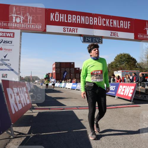 03.10.2025 - Köhlbrandbrückenlauf Lena Gebhardt http://msf.ph/oto/9077108 03.10.2025 13:41:43 Ziel 4894, 5193, 5228, 5230, 5232, 5257 meine-sportfotos.de