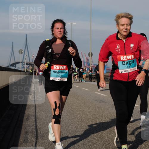03.10.2025 - Köhlbrandbrückenlauf Fabian Wolf http://msf.ph/oto/9077115 03.10.2025 10:15:40 Position 3 2860, 1837 meine-sportfotos.de