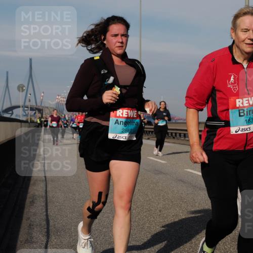 03.10.2025 - Köhlbrandbrückenlauf Fabian Wolf http://msf.ph/oto/9077137 03.10.2025 10:15:40 Position 3 2860, 1837 meine-sportfotos.de
