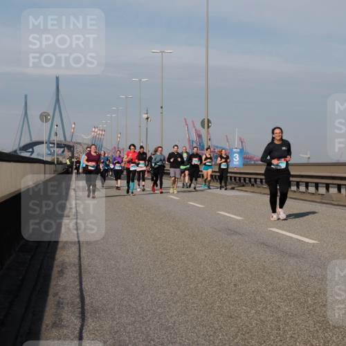 03.10.2025 - Köhlbrandbrückenlauf Fabian Wolf http://msf.ph/oto/9077159 03.10.2025 10:15:42 Position 3  meine-sportfotos.de