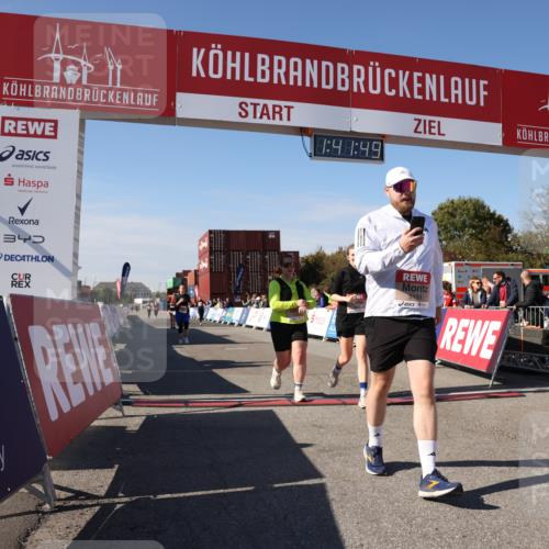 03.10.2025 - Köhlbrandbrückenlauf Lena Gebhardt http://msf.ph/oto/9077189 03.10.2025 13:41:50 Ziel 5193, 5232, 5250, 5257, 5315 meine-sportfotos.de