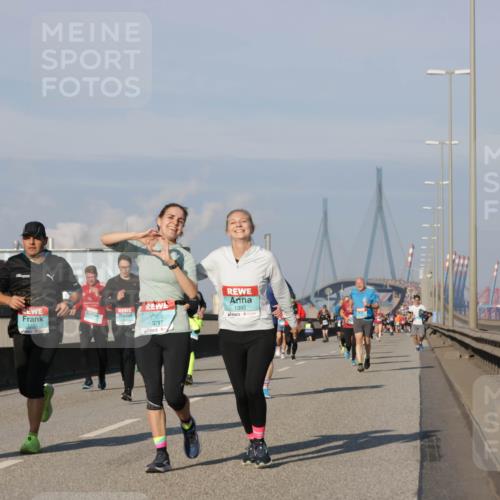 03.10.2025 - Köhlbrandbrückenlauf Jannik Wohlers http://msf.ph/oto/9077196 03.10.2025 09:52:14 Position 3 3797, 1395 meine-sportfotos.de