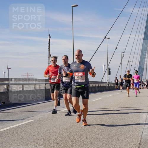 03.10.2025 - Köhlbrandbrückenlauf Michael Burmester http://msf.ph/oto/9077210 03.10.2025 12:42:17 Position 2 5670 meine-sportfotos.de