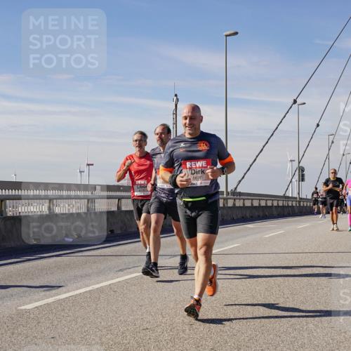 03.10.2025 - Köhlbrandbrückenlauf Michael Burmester http://msf.ph/oto/9077222 03.10.2025 12:42:17 Position 2 5670 meine-sportfotos.de