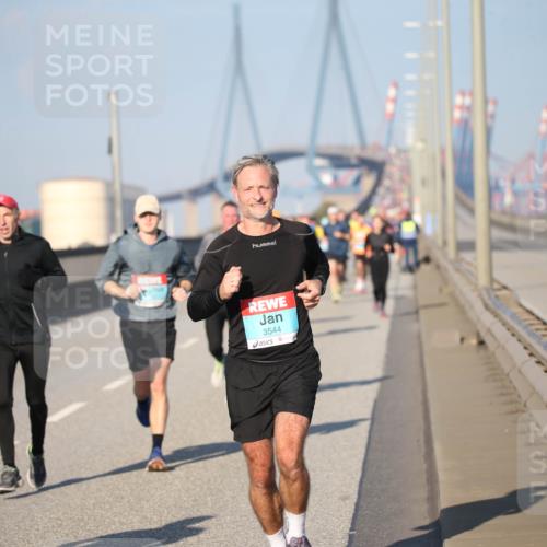 03.10.2025 - Köhlbrandbrückenlauf Jannik Wohlers http://msf.ph/oto/9077244 03.10.2025 09:43:51 Position 3 3544 meine-sportfotos.de
