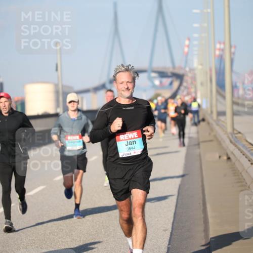 03.10.2025 - Köhlbrandbrückenlauf Jannik Wohlers http://msf.ph/oto/9077248 03.10.2025 09:43:51 Position 3 3544 meine-sportfotos.de
