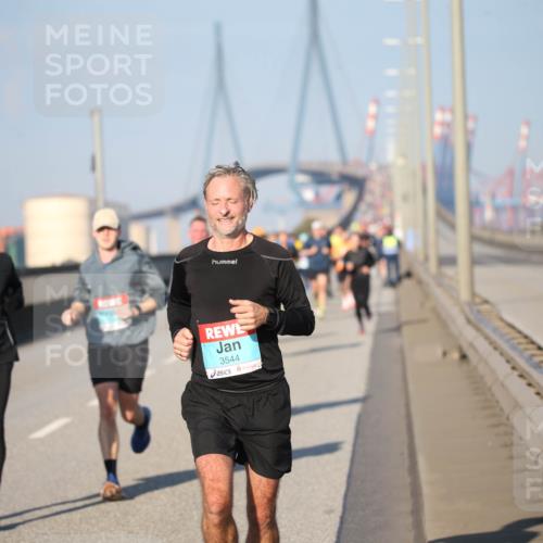 03.10.2025 - Köhlbrandbrückenlauf Jannik Wohlers http://msf.ph/oto/9077263 03.10.2025 09:43:51 Position 3 3544 meine-sportfotos.de
