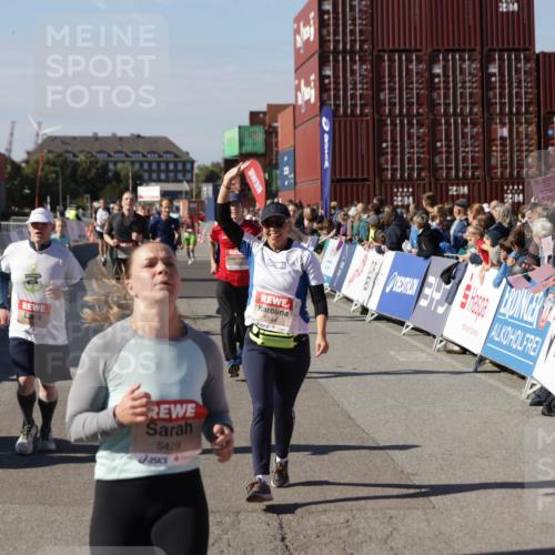 03.10.2025 - Köhlbrandbrückenlauf Jannik Wohlers http://msf.ph/oto/9077273 03.10.2025 13:17:15 Ziel 4242, 4361, 4404, 4982, 4988, 5033, 5073, 5087, 5090, 5429, 5479, 5544, 5638, 5642, 5667, 5890, 5943, 6389, 6431 meine-sportfotos.de