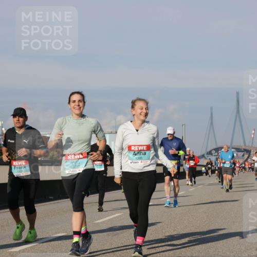 03.10.2025 - Köhlbrandbrückenlauf Jannik Wohlers http://msf.ph/oto/9077278 03.10.2025 09:52:15 Position 3 3797, 1333, 1395 meine-sportfotos.de